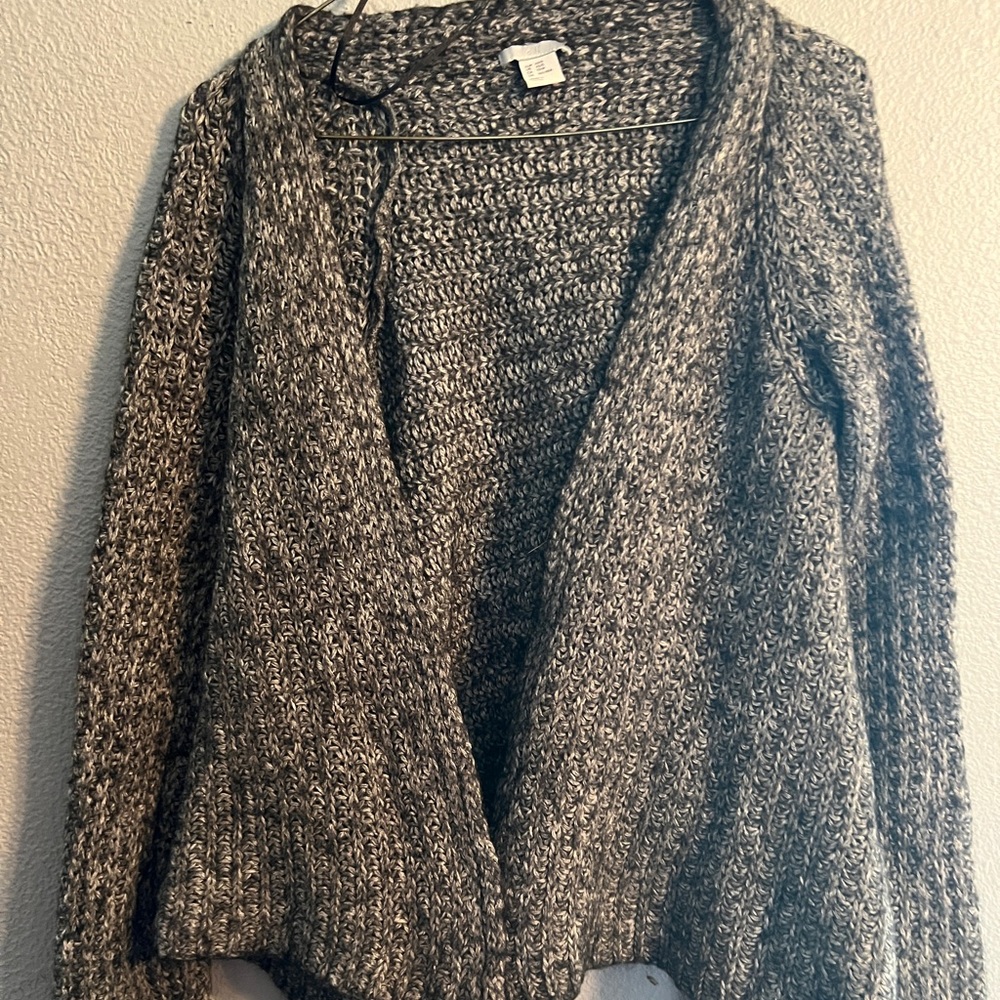 Slouchy gray H & M sweater